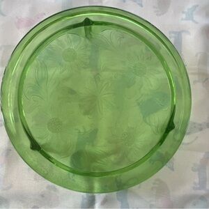 Vintage-Sunflower 3 toed footed cake plate by Jeanette Glass